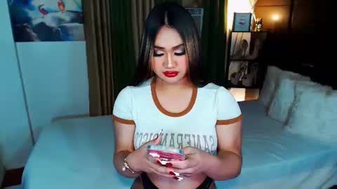 Snapshot of xxxgiganticoliviacummerxxx chatting on January 2025 08:14:02 PM OLIVIA online show from January 2025 08:14:02 PM