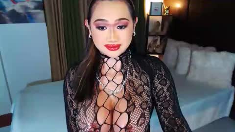 Snapshot of xxxgiganticoliviacummerxxx chatting on February 2025 02:43:01 PM OLIVIA online show from February 2025 02:43:01 PM