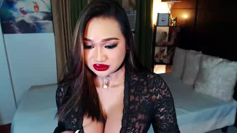 Snapshot of xxxgiganticoliviacummerxxx chatting on February 2025 09:48:02 PM OLIVIA online show from February 2025 09:48:02 PM