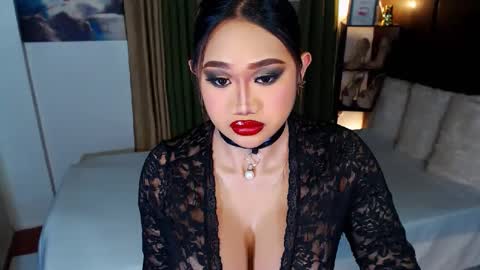 Snapshot of xxxgiganticoliviacummerxxx chatting on February 2025 08:25:02 PM OLIVIA online show from February 2025 08:25:02 PM