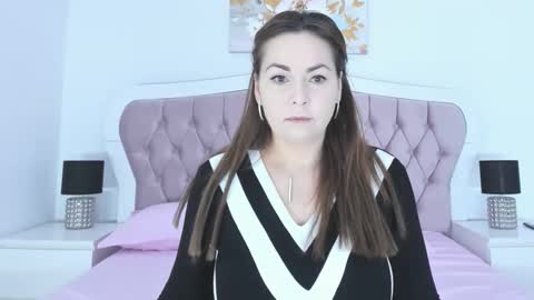 Elvira online show from December 2025 07:16:02 AM