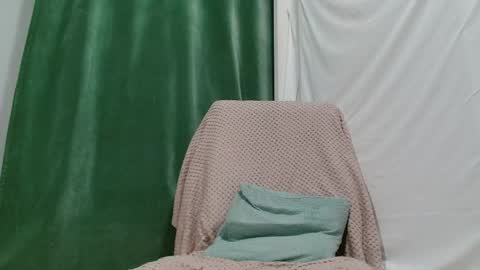 Snapshot of xxxlola_ chatting on May 2026 10:41:02 PM Lola online show from May 2026 10:41:02 PM