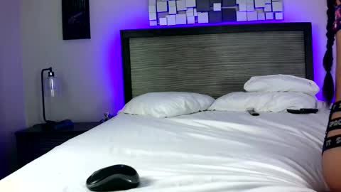 Lil Luna online show from February 2025 10:53:01 PM