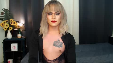 Snapshot of xyournightmarequeenx chatting on December 2024 03:38:02 AM QueenMarina online show from December 2024 03:38:02 AM