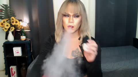 Snapshot of xyournightmarequeenx chatting on December 2024 01:48:02 AM QueenMarina online show from December 2024 01:48:02 AM