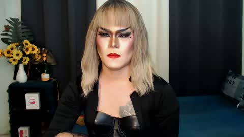 Snapshot of xyournightmarequeenx chatting on February 2025 12:19:02 AM QueenMarina online show from February 2025 12:19:02 AM