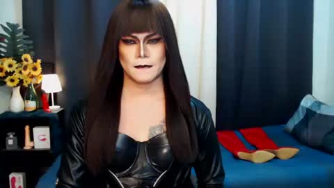 Snapshot of xyournightmarequeenx chatting on October 2025 10:12:02 AM QueenMarina online show from October 2025 10:12:02 AM