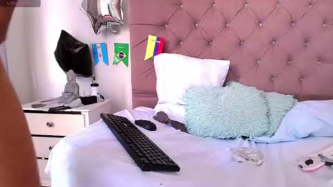 xyren_carter online show from June 2026 07:19:01 PM