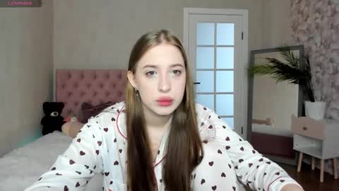 Lina online show from September 2025 08:05:02 AM