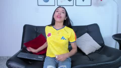yake  elizabeth online show from June 2026 08:36:01 PM