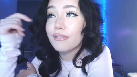 Yami online show from October 2025 08:16:02 PM