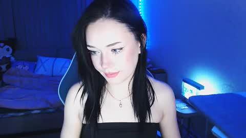 Yami online show from November 2025 08:36:02 PM