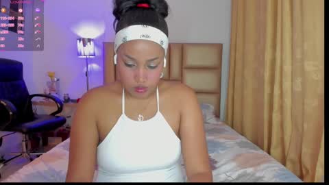 Naomi online show from September 2025 07:15:01 PM