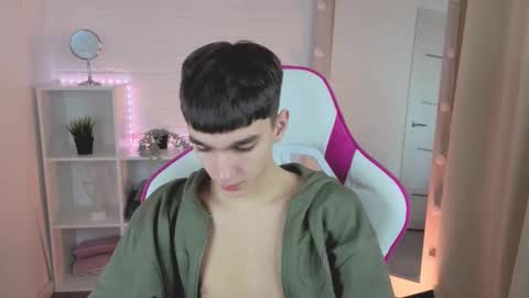 yamitwink online show from November 2025 08:54:02 PM