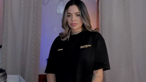 Snapshot of yandracelisoficial chatting on January 2025 04:36:02 AM YANDRA CELIS online show from January 2025 04:36:02 AM