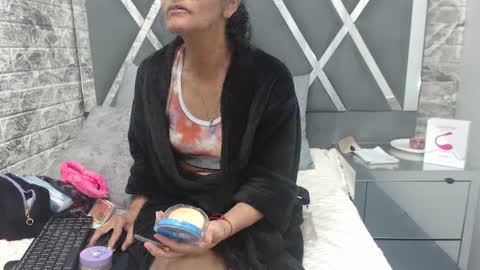 yanetrose online show from October 2025 03:18:01 AM