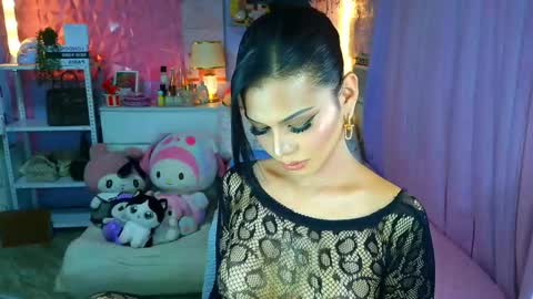 YANG AUDREY LONE online show from April 2026 01:43:01 AM