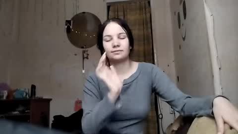 Snapshot of yaniramelchin chatting on November 2025 05:06:01 AM Jenny online show from November 2025 05:06:01 AM