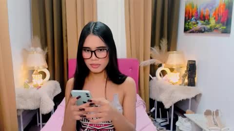 Yanna online show from November 2025 10:14:01 AM