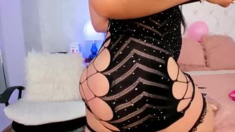 Yara Bliss  online show from October 2025 01:40:02 PM