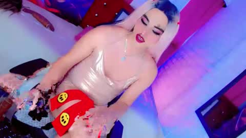 yarethrousss online show from October 2025 04:35:02 AM