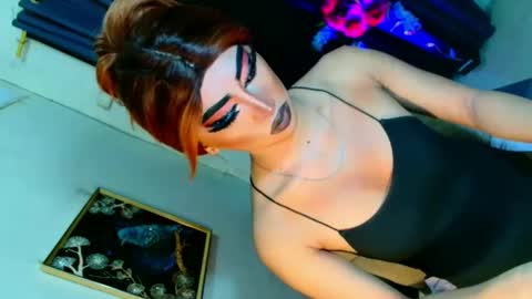 miss yasii online show from October 2025 03:46:02 PM