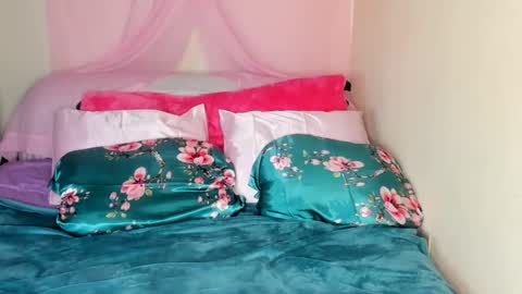 Yasmina online show from January 2025 06:45:02 AM