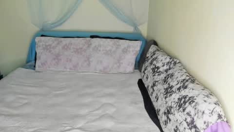 Yasmina online show from June 2026 03:17:01 PM