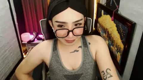 Snapshot of yassiered chatting on May 2026 10:01:02 AM yassiered online show from May 2026 10:01:02 AM