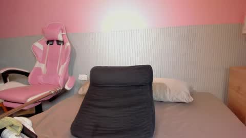 yeika_foxy online show from April 2026 11:36:01 AM