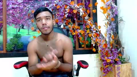 yeinner_ online show from October 2025 07:25:02 PM