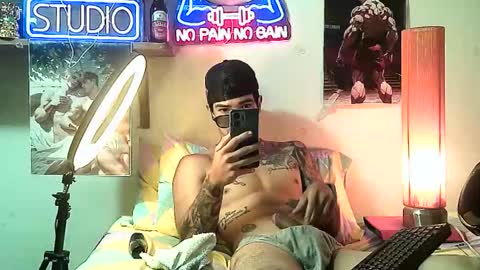 yeisoncastellanos1999 online show from November 2025 06:34:02 PM