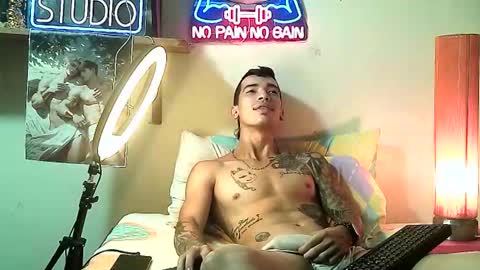 yeisoncastellanos1999 online show from December 2025 09:30:01 PM
