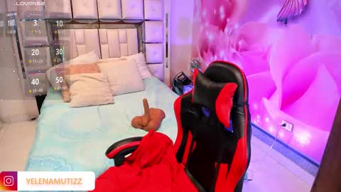 yelena  online show from November 2025 01:40:01 PM