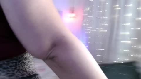 yellow_lily online show from January 2025 07:27:02 PM