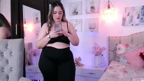 yellow_lily online show from March 2025 04:24:02 PM