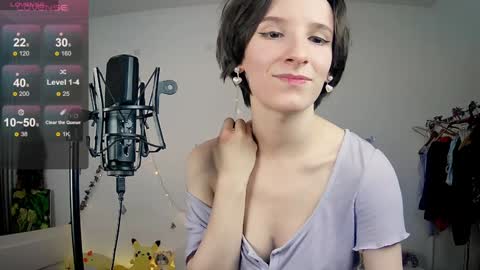 Snapshot of yellow_songbird chatting on December 2024 06:04:02 PM Liya online show from December 2024 06:04:02 PM