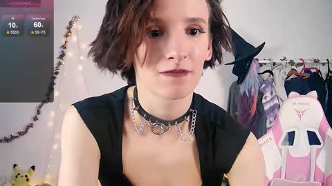 Snapshot of yellow_songbird chatting on October 2025 03:33:01 PM Liya online show from October 2025 03:33:01 PM