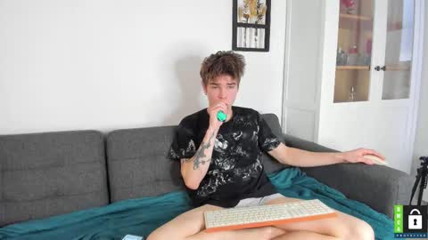 Yen online show from November 2025 10:04:02 AM