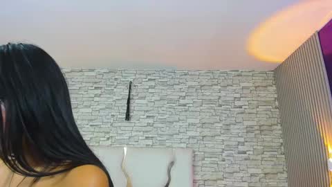 Snapshot of yenn_tay chatting on June 2026 11:47:01 AM ZAYDEN online show from June 2026 11:47:01 AM