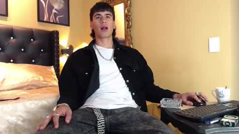 Yerk online show from November 2025 05:18:02 AM