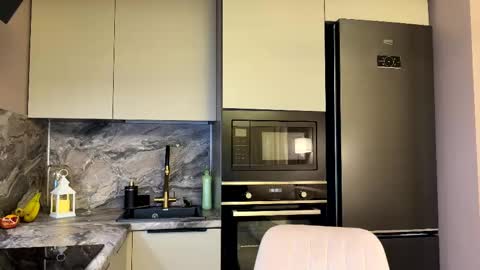 Snapshot of yes_mommy_zlata chatting on November 2025 04:00:02 PM Zlata online show from November 2025 04:00:02 PM