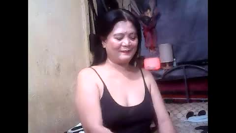 Snapshot of yesimpretty chatting on March 2026 04:02:02 PM hi im bea online show from March 2026 04:02:02 PM