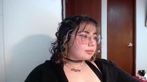 hii i am yini online show from March 2026 03:12:02 AM