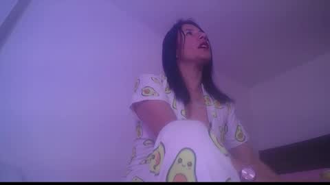 Yiny online show from November 2025 09:09:01 AM