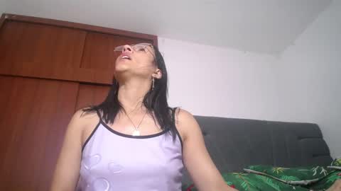 Yiny online show from January 2026 12:53:01 PM