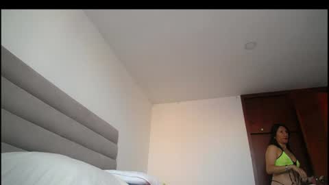 Yiny online show from July 2026 12:24:02 PM