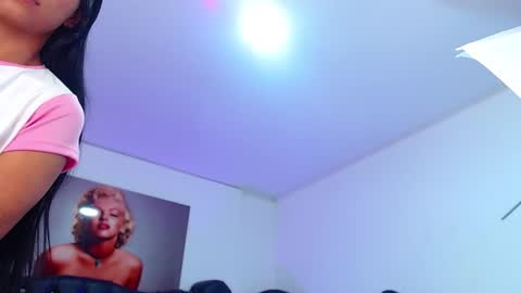 Yiovanna online show from December 2024 12:34:01 PM