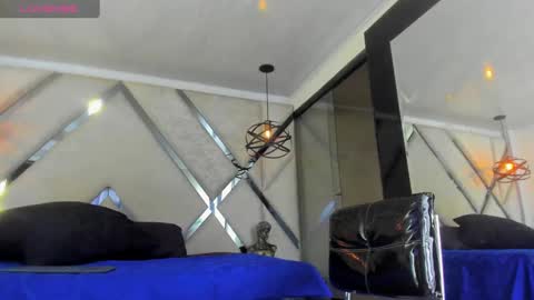 Yiyo online show from March 2025 03:35:01 AM