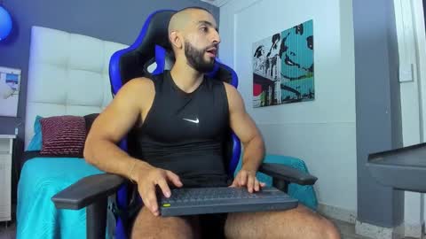 Yiyo online show from September 2025 10:13:01 PM